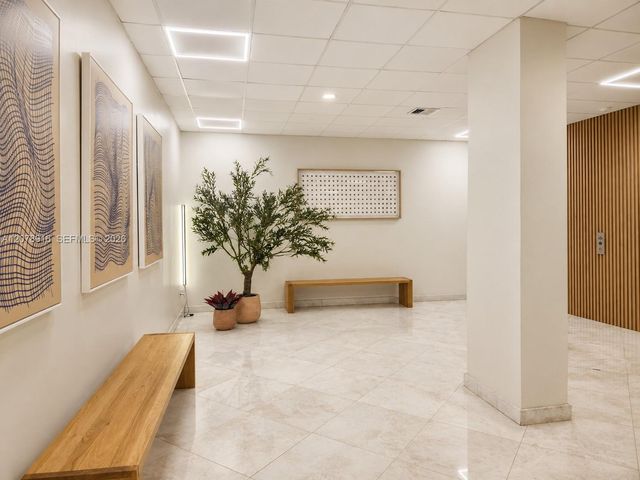 2780 NE 183rd Street 215, Aventura, FL 33160