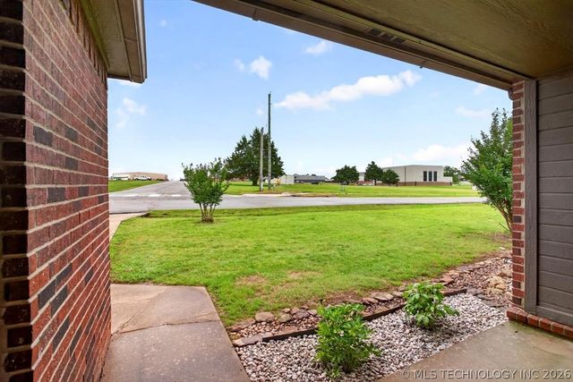 29906 E 147th Street S, Coweta, OK 74429