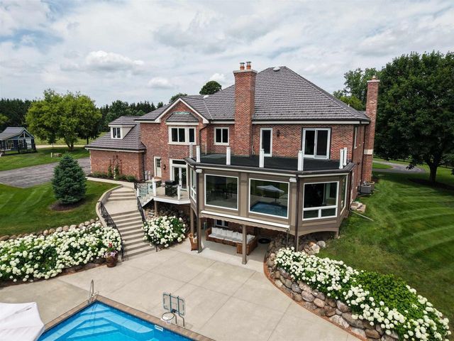 3855 CTY HWY C, West Bend, WI 53095