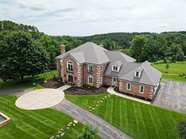 3855 CTY HWY C, West Bend, WI 53095