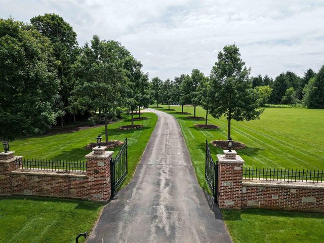 3855 CTY HWY C, West Bend, WI 53095