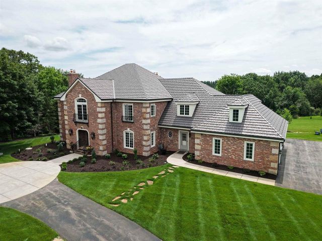 3855 CTY HWY C, West Bend, WI 53095