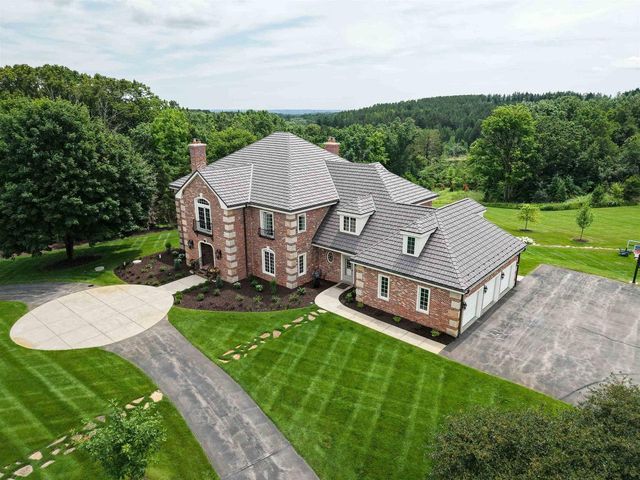 3855 CTY HWY C, West Bend, WI 53095