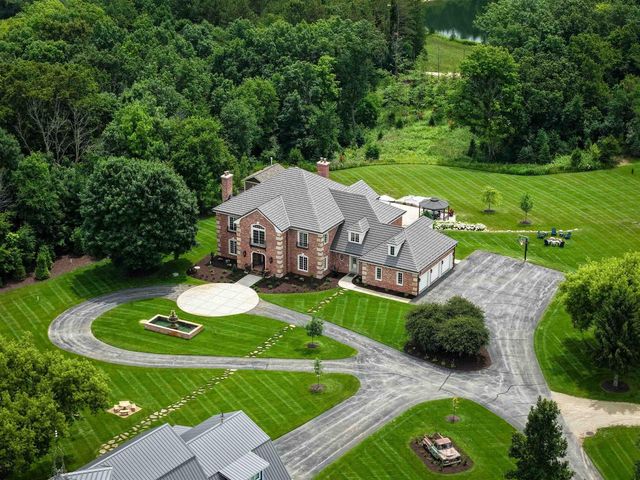 3855 CTY HWY C, West Bend, WI 53095