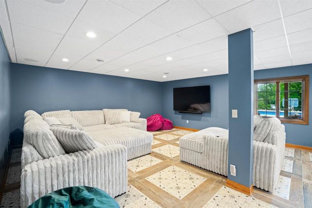 3855 CTY HWY C, West Bend, WI 53095