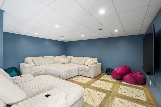 3855 CTY HWY C, West Bend, WI 53095