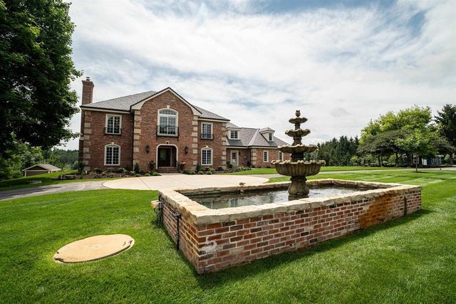 3855 CTY HWY C, West Bend, WI 53095