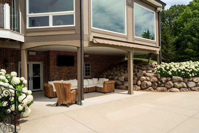 3855 CTY HWY C, West Bend, WI 53095