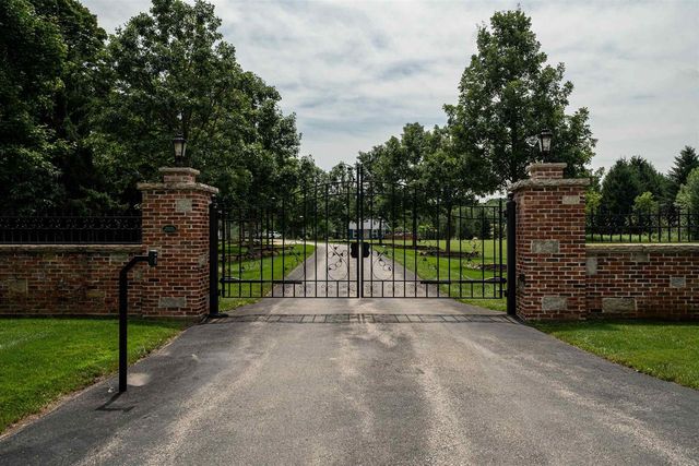 3855 CTY HWY C, West Bend, WI 53095