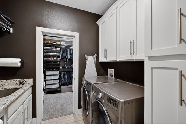 2409 NE 10th Court, Grimes, IA 50111