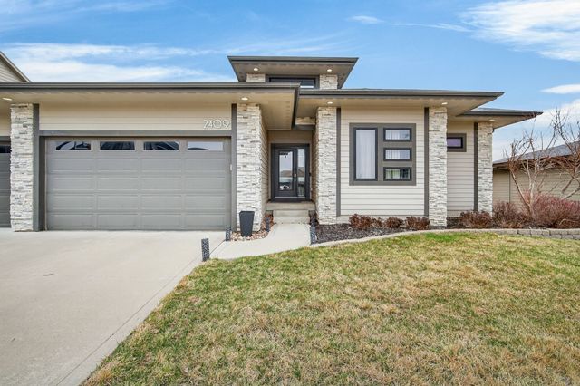 2409 NE 10th Court, Grimes, IA 50111