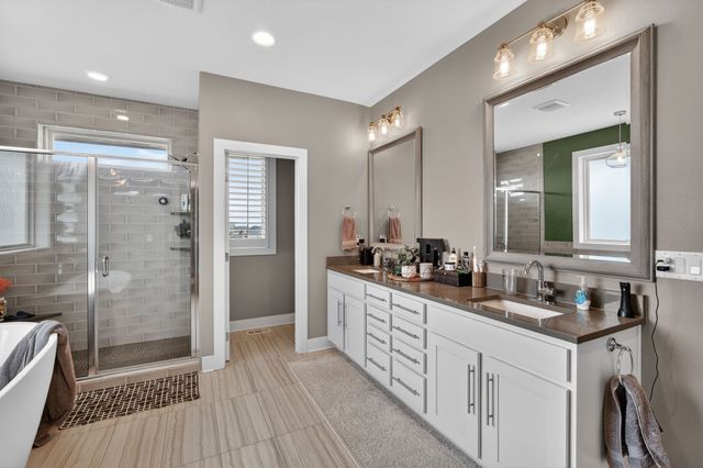 2409 NE 10th Court, Grimes, IA 50111