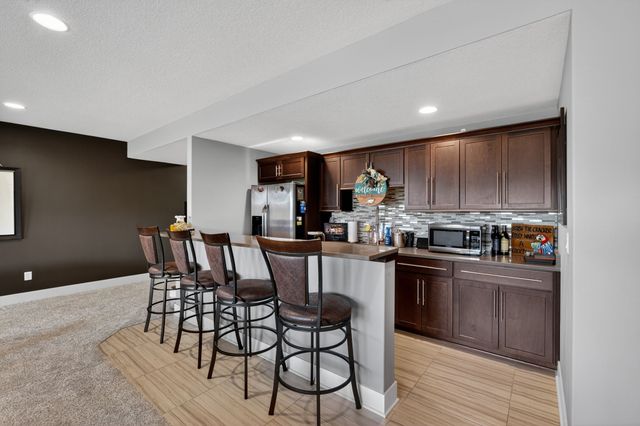 2409 NE 10th Court, Grimes, IA 50111