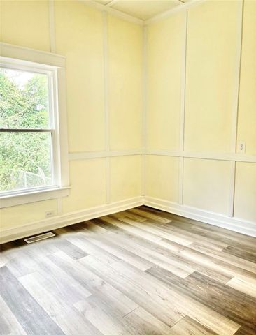 208 Hampton Street, Iva, SC 29655
