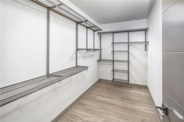 6800 Variel Avenue 204, Canoga Park, CA 91303