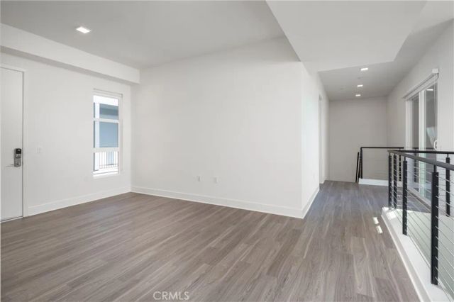 6800 Variel Avenue 204, Canoga Park, CA 91303