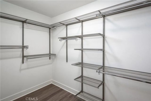 6800 Variel Avenue 204, Canoga Park, CA 91303