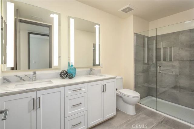 6800 Variel Avenue 204, Canoga Park, CA 91303