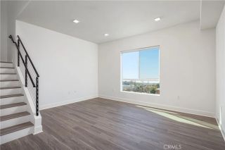 6800 Variel Avenue 204, Canoga Park, CA 91303