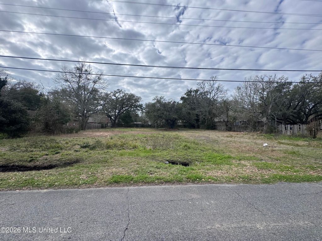 1027 22nd Street, Pascagoula, MS 39581
