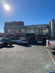 986 River Road, Edgewater, NJ 07020