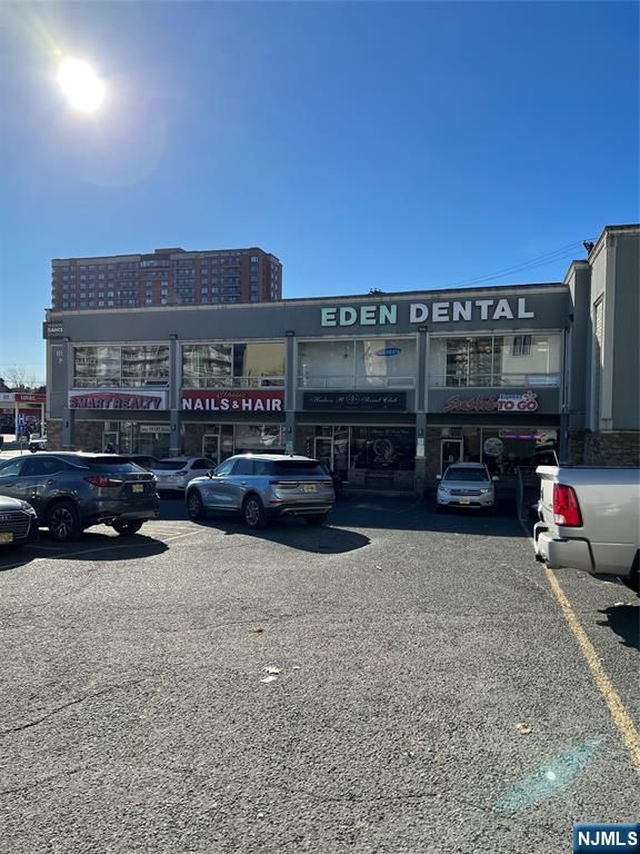 986 River Road, Edgewater, NJ 07020