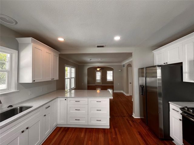 1136 19TH AVENUE N, St Petersburg, FL 33704