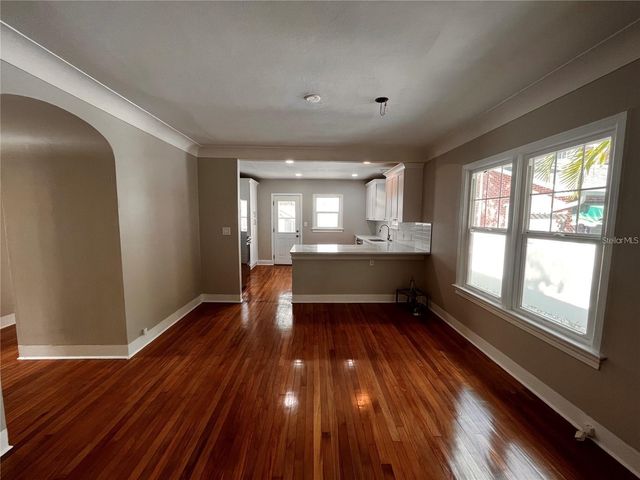 1136 19TH AVENUE N, St Petersburg, FL 33704