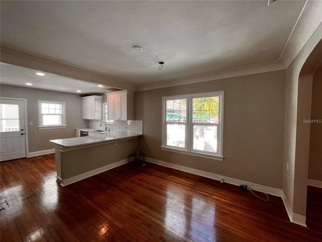 1136 19TH AVENUE N, St Petersburg, FL 33704