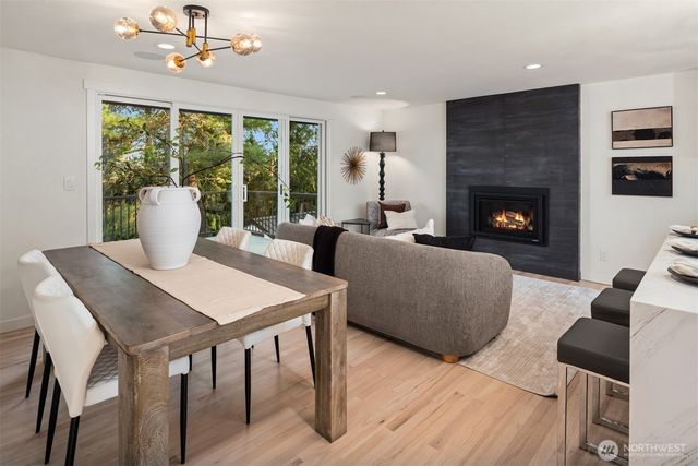 1023 109th Avenue SE, Bellevue, WA 98004