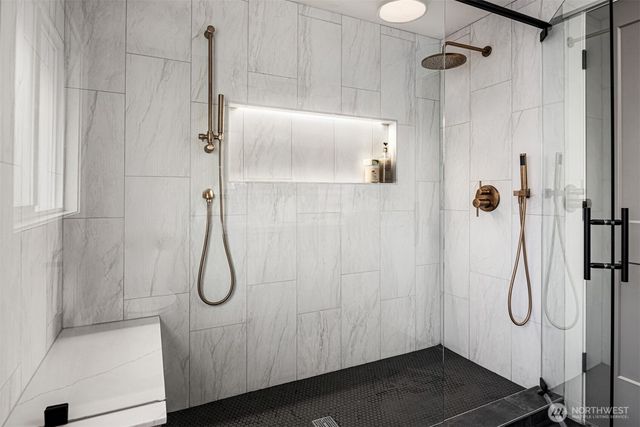 1023 109th Avenue SE, Bellevue, WA 98004