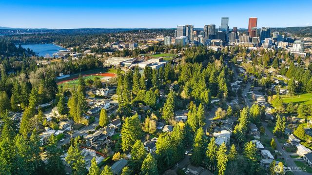 1023 109th Avenue SE, Bellevue, WA 98004
