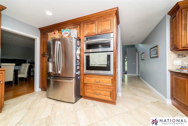37709 Glengrove Drive, Farmington, MI 48331