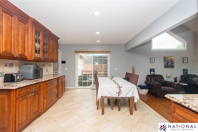 37709 Glengrove Drive, Farmington, MI 48331