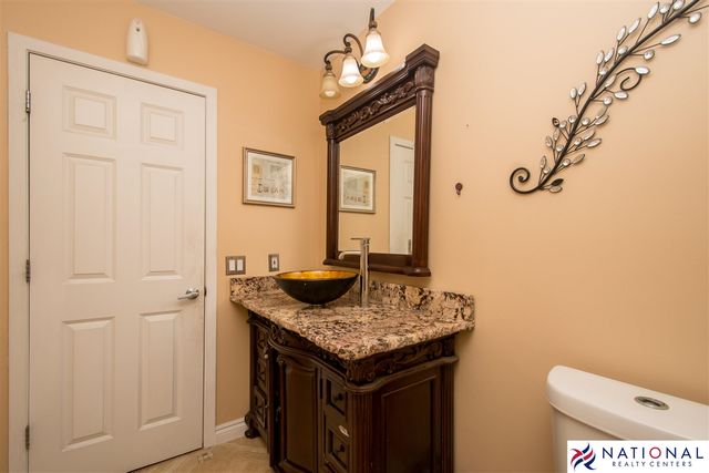 37709 Glengrove Drive, Farmington, MI 48331