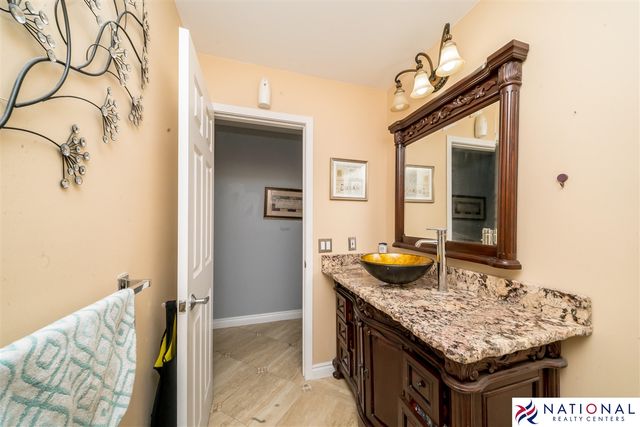 37709 Glengrove Drive, Farmington, MI 48331