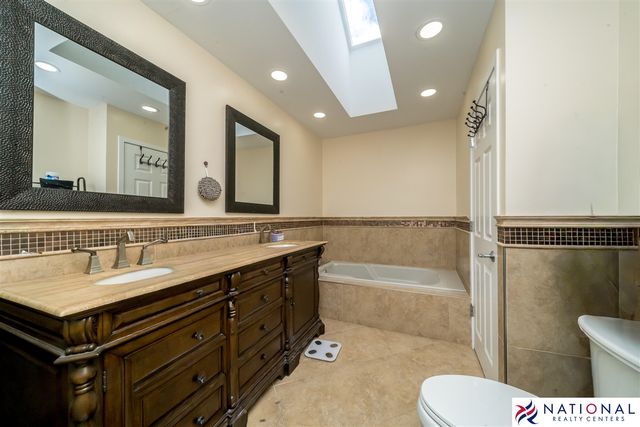 37709 Glengrove Drive, Farmington, MI 48331