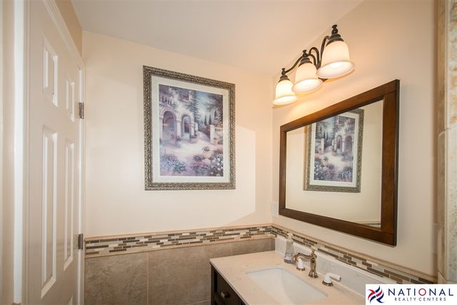 37709 Glengrove Drive, Farmington, MI 48331