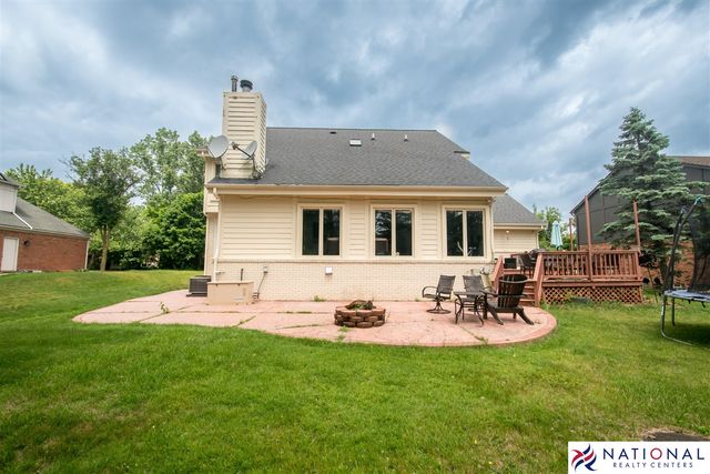 37709 Glengrove Drive, Farmington, MI 48331
