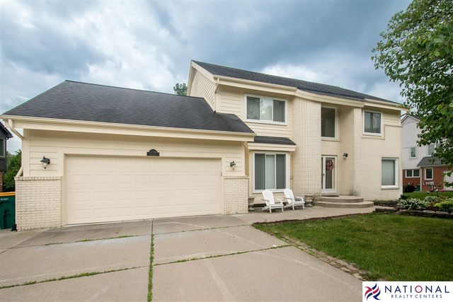 37709 Glengrove Drive, Farmington, MI 48331
