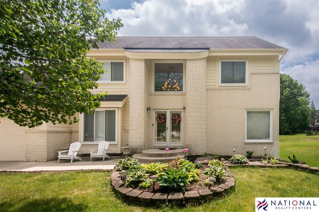 37709 Glengrove Drive, Farmington, MI 48331