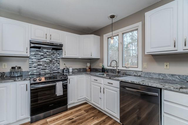 95 Gunn Rd, Southampton, MA 01073