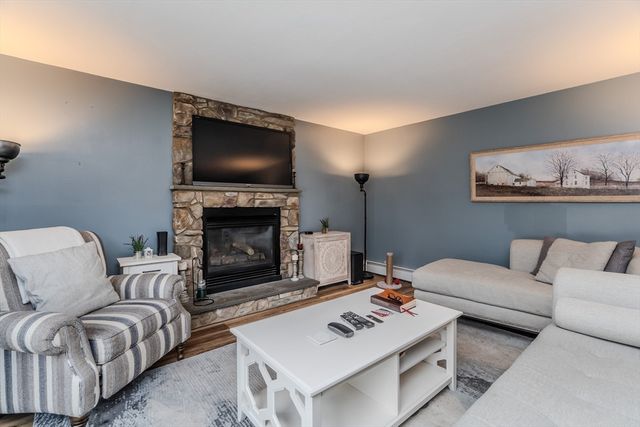 95 Gunn Rd, Southampton, MA 01073