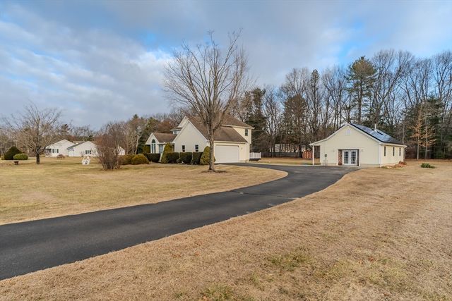 95 Gunn Rd, Southampton, MA 01073