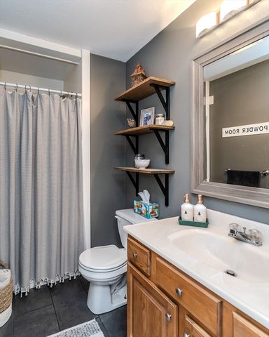 95 Gunn Rd, Southampton, MA 01073