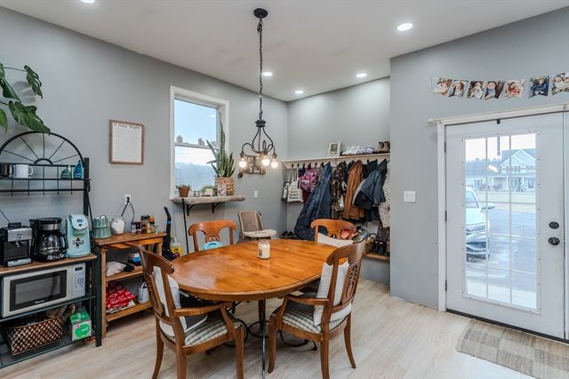 95 Gunn Rd, Southampton, MA 01073