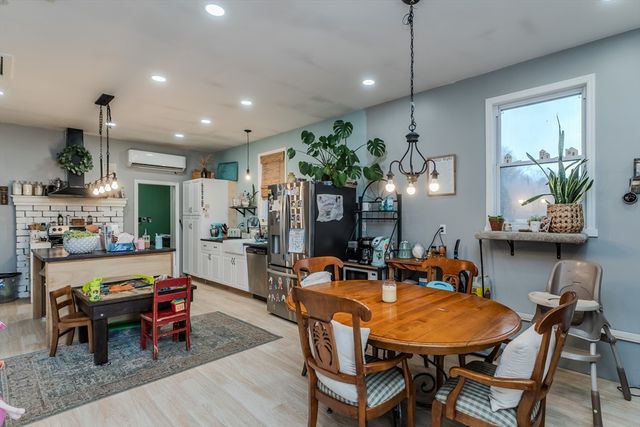 95 Gunn Rd, Southampton, MA 01073