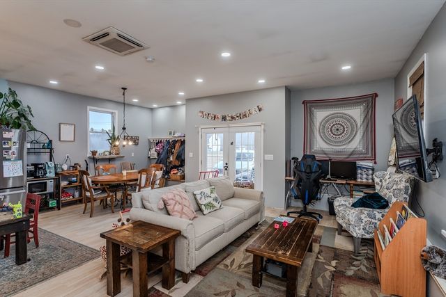 95 Gunn Rd, Southampton, MA 01073