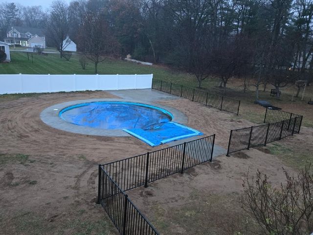 95 Gunn Rd, Southampton, MA 01073