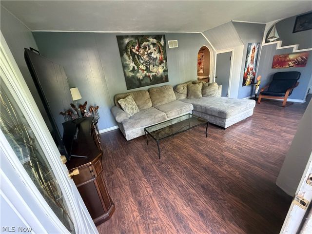 1269 E 332nd Street, Eastlake, OH 44095